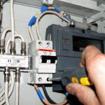 The procedure for sealing an electricity meter